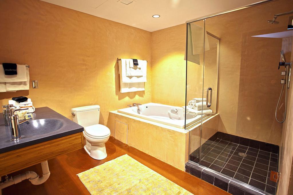 Hotel At The Black Olive 4*